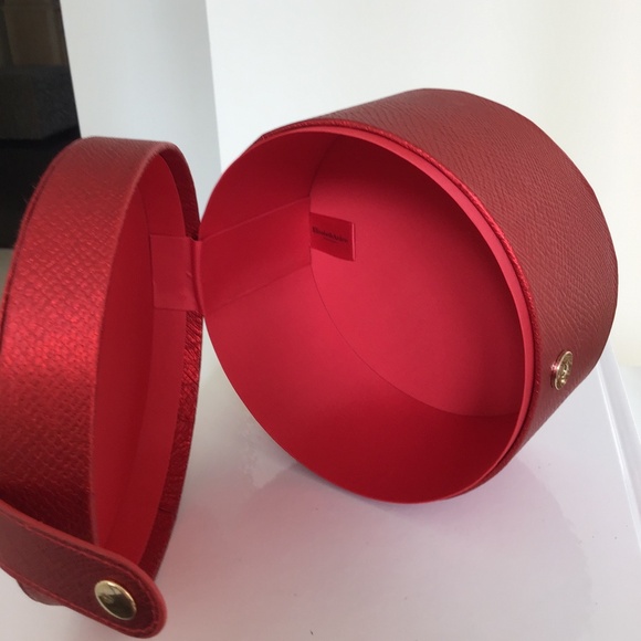 Elizabeth Arden round structured red makeup/cosmetics case - Picture 5 of 6